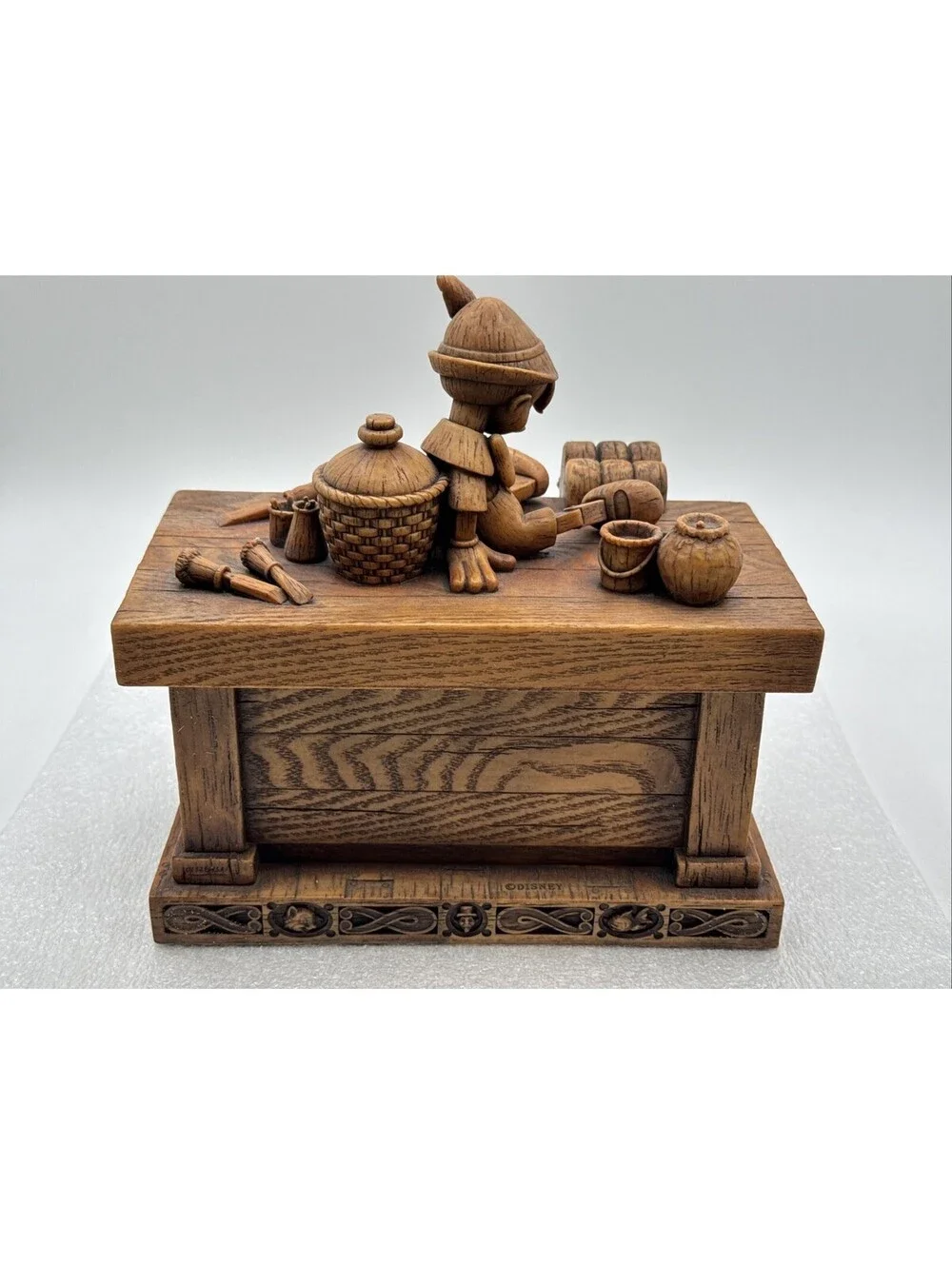 Disney Olszewski Pinocchio on Geppetto’s Workbench Heirloom Box Enesco 2008